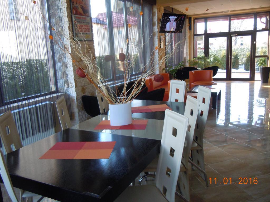 Pensiunea Marina Cîmpina Luaran gambar
